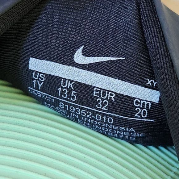 Nike Kawa Slide 819352 010 Unisex Kids  Black/Bronze Size 1Y NWT - Picture 4 of 8